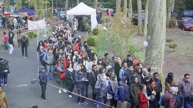 Sejumlah WNI di Belanda mengeluh harus mendaftar ulang dan antre berjam-jam demi bisa menggunakan hak suaranya dalam Pemilu 2019, Minggu (14/4).
