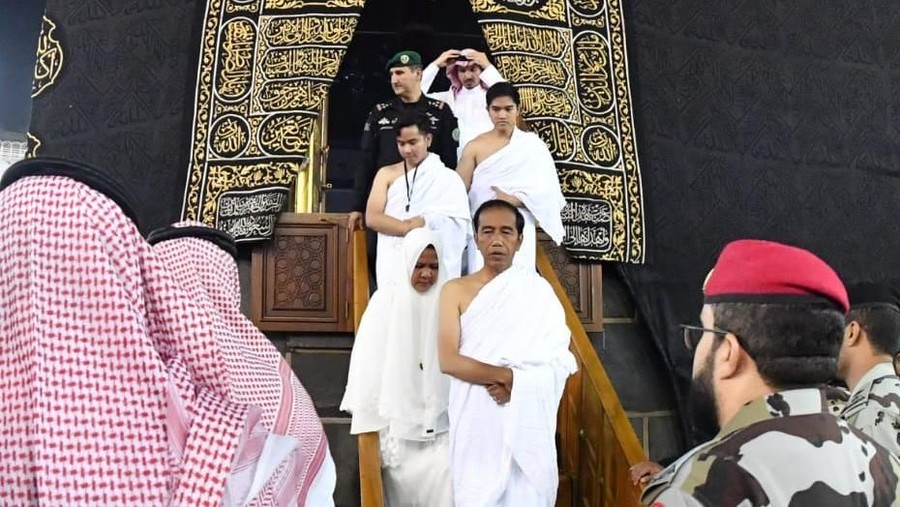 Pergi ibadah umrah, Jokowi mendapatkan kesempatan untuk masuk ke dalam kakbah.