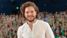 Seperti apa sih potret tampan Kit Harington yang memerankan Jon Snow dari serial Game of Thrones&quest; Berikut Insertlive sajikan&period;
