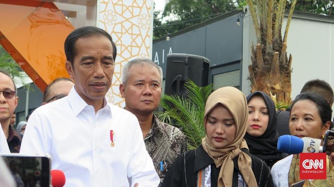 Rancangan Peraturan Pemerintah tentang Jaminan Produk Halal belum sampai ke meja Presiden Joko Widodo.