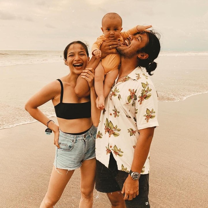 <p>Chicco dan Putri telah dikaruniai seorang putri cantik yang diberi nama Surinala Carolina Jarumilind. (Foto: Instagram @putrimarino)</p>