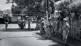 FOTO: Pemilu 1955, Tonggak Sejarah Demokrasi Indonesia Gambaran Pemilu pertama RI pada 1955 yang digelar di tengah suasana keamanan negara yang tidak kondusif akibat maraknya pemberontakan.