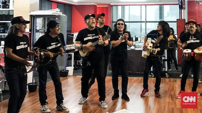 Indro 'Warkop' dan OM PMR berkolaborasi menyanyikan lagu Mantap Memilih, mengajak masyarakat Indonesia menggunakan hak pilih pada Pemilu 2019.