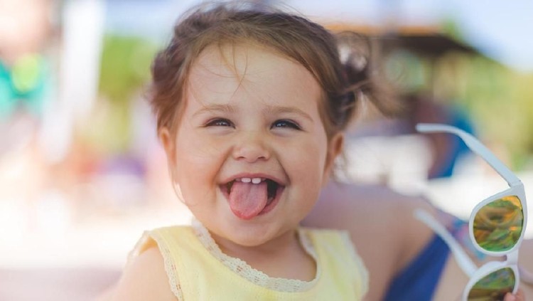 Untuk nama bayi si gadis cilik, bagaimana kalau Bunda memilih nama yang hanya terdiri dari tiga huruf?