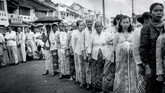 FOTO: Pemilu 1955, Tonggak Sejarah Demokrasi Indonesia Gambaran Pemilu pertama RI pada 1955 yang digelar di tengah suasana keamanan negara yang tidak kondusif akibat maraknya pemberontakan.
