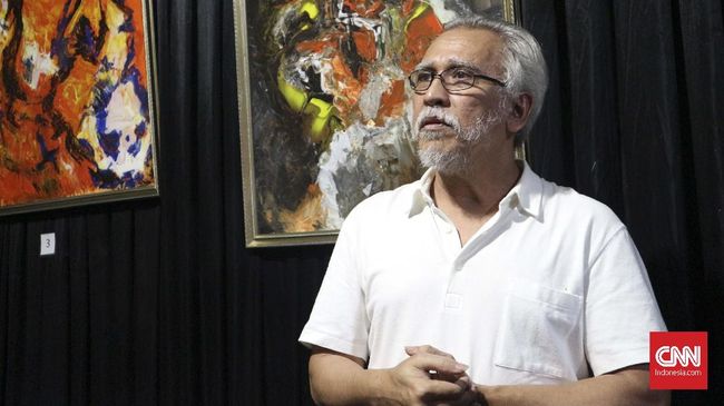 Musisi kawakan, Iwan Fals, mengomentari video berisi lagu bermuatan kritik terhadap Presiden Joko Widodo yang dianggap melanggar protkes saat pandemi Covid-19.