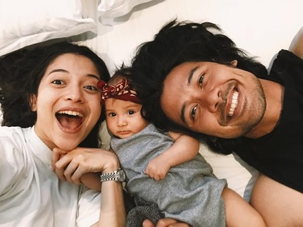 7 Bukti Putri Marino Istri dan Bunda yang Sayang Keluarga