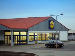 Bom Surat Meledak di Kantor Pusat Supermarket Jerman, 3 Orang Luka
