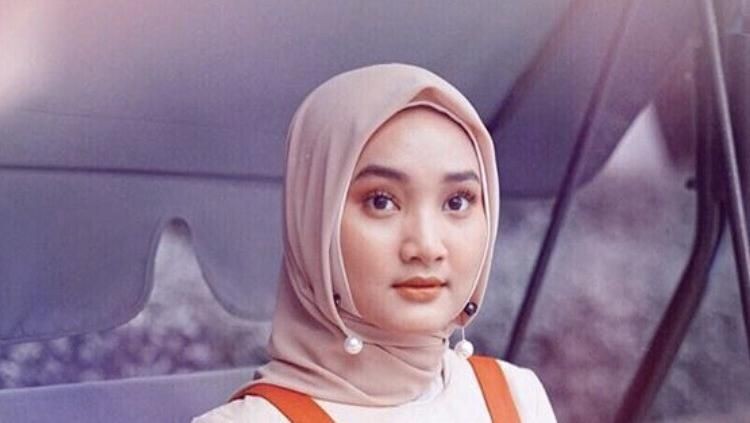 Gaya Hijab Jepit Fatin Shidqia Gaya Hijab Jepit Fatin Shidqia