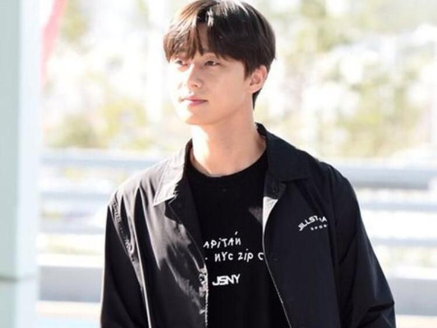 Wajah Ganteng dan Lelah Park Seo Joon di Bali Jadi Sorotan