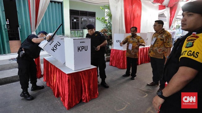 Media internasional menyoroti  pemilu dan pilpres di Indonesia. Banyak media asing memberitakan pemilu serentak di RI sebagai yang terbesar dalam sejarah.
