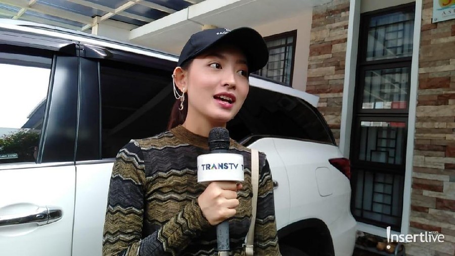 Sedih, Natasha Wilona Sempat Tinggal di Rumah Gubuk Pesinetron cantik Natasha Wilona sempat tinggal di rumah gubuk dan mengalami keadaan ekonomi yang sulit.