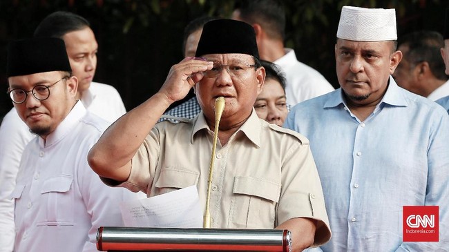 Prabowo Subianto merespons hasil hitung cepat dengan menyebut ada banyak kertas suara yang tidak sampai banyak warga tak dapat undangan memilih.