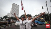 FOTO: Riuh Pendukung Jokowi Rayakan 'Kemenangan' Para pendukung capres-cawapres nomor urut 01 Jokowi dan Ma'ruf Amin merayakan 'kemenangan' hasil quick count pada Rabu (17/4) petang.