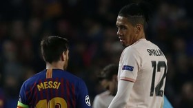 Smalling Membangunkan Lionel Messi 'Si Monster'
