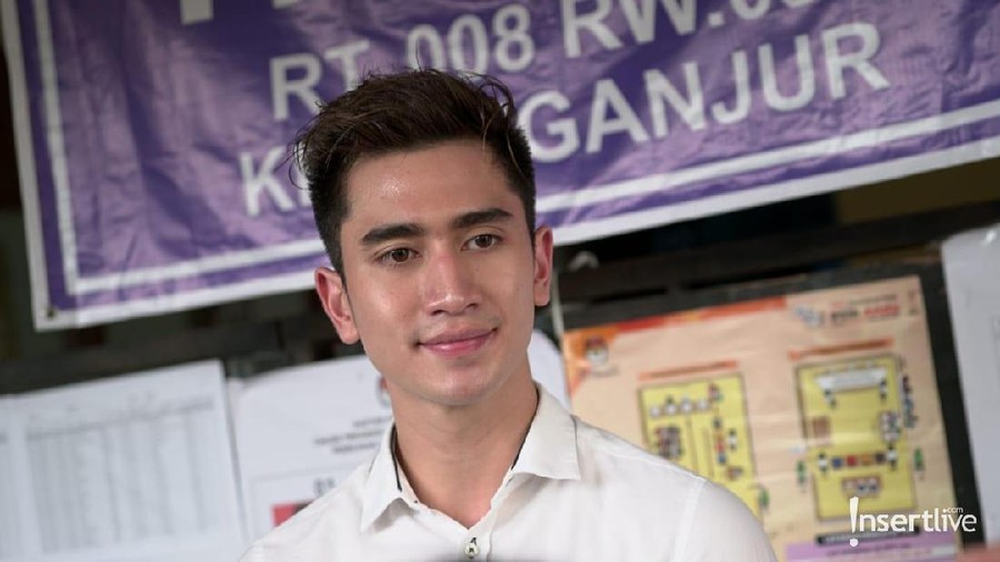 Aurel Hermansyah mengundang Verrell Bramasta dan membuat video YouTube.