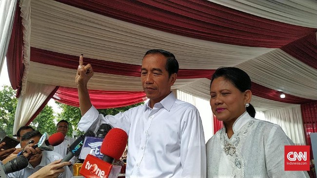 Di TPS 03 Kelurahan Marao Selatan, Nias, Pasangan Jokowi-Ma'ruf ditulis 723 suara. Padahal berdasarkan pindai C1, pasangan 01 itu meraih 72 suara.