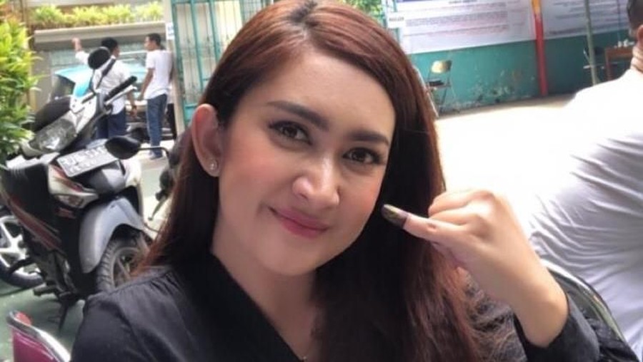Nafa Urbach Dan Zack Lee Menyoblos Bersama Di Kediaman Domisili Zack Lee