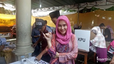 Gugupnya Ayu Ting Ting Saat Nyoblos