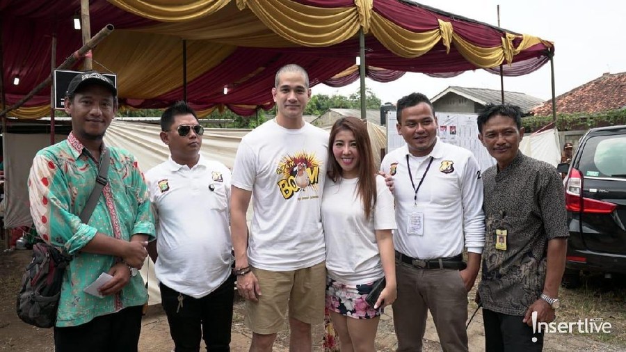 Okan Cornelius dan istri sedang galau.