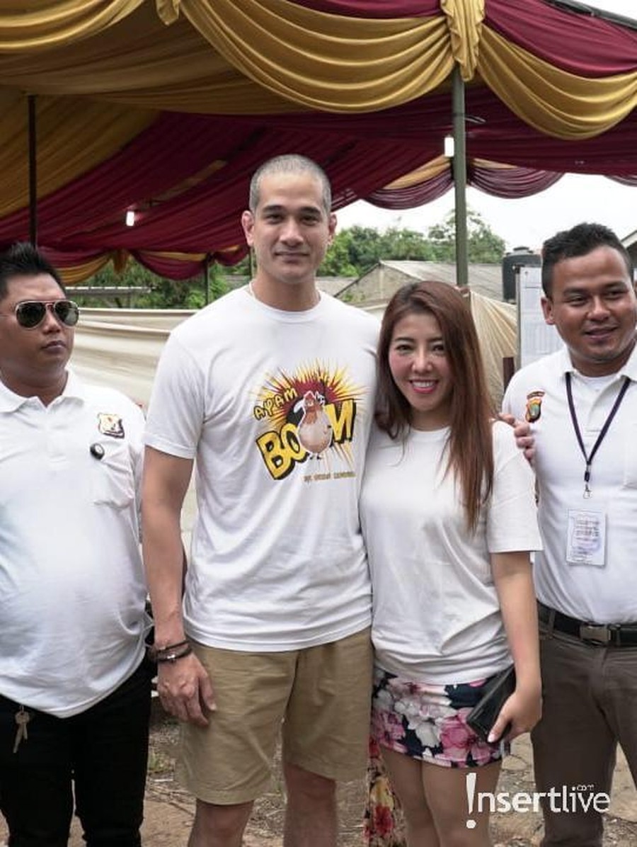 Okan Cornelius dan Istri Galau di Antara Dua Pilihan
