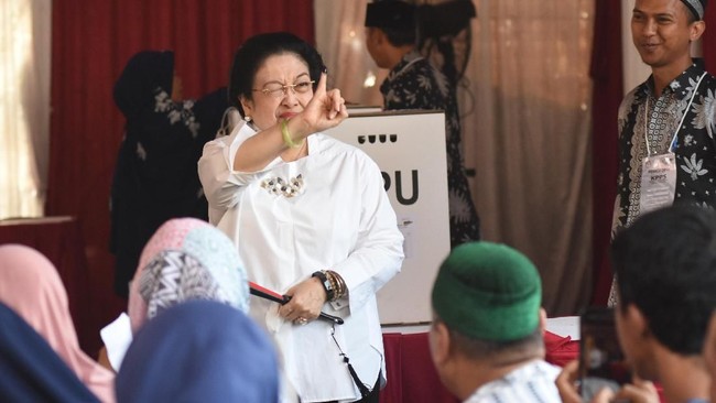 Dalam rekapitulasi suara tingkat nasional di KPU, PDIP meraup 54,36 persen atau setara 1.257.590 suara dari total 2.313.366 suara sah.