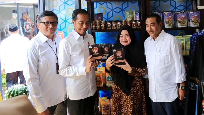 Presiden RI Joko Widodo telah meresmikan Halal Park sebagai Moslem District Destination yang berlokasi di Jalan Pintu Satu Senayan