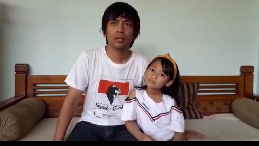 Rian datang lebih pagi ke TPS.