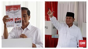 FOTO: Kala Paslon 01 dan 02 Masuk Bilik Suara