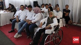 Anies Sekeluarga Pakai Baju Putih Saat Mencoblos Pemilu 2019