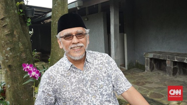 Iwan Fals memberikan imbauan kepada penggemarnya dan kiat-kiat menghindari virus corona setelah WHO mendeklarasikan dunia berstatus gawat darurat.