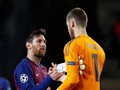 FOTO: Barcelona Hadirkan Neraka untuk Setan Merah