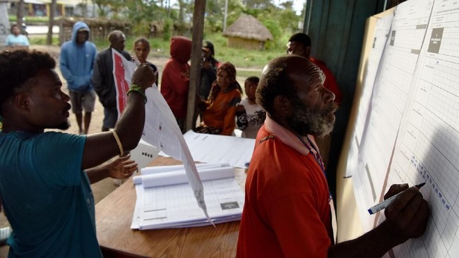 Kantor Staf Presiden (KSP) memastikan dokumen-dokumen penting terkait Pemilu di wilayah Puncak Jaya, Papua aman tersimpan untuk direkapitulasi.