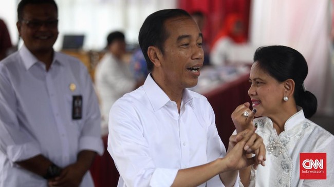 LSI Denny JA telah menyelesaikan exit poll dengan hasil Jokowi-Ma'ruf meraih 56,4 persen, Prabowo-Sandi 43,6 persen suara.