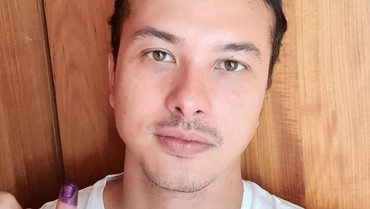 img-title Dian Sastro Protes Foto Selfie Nicholas Saputra