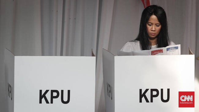 Presidential threshold adalah syarat bagi partai alias campuran partai nan mau mencalonkan capres-cawapres. Syarat nan bertindak sejak 2004 itu sekarang dihapus MK