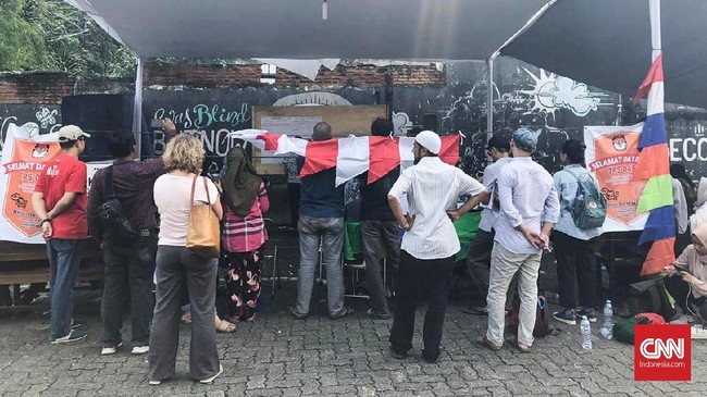 Capres-cawapres nomor urut 01 Jokowi-Ma'ruf mendapatkan suara terbanyak di TPS 044 Petamburan tempat markas Front Pembela Islam (FPI).