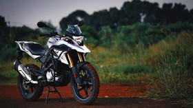 Ariel NOAH Mudik Bandung Naik Bebek Termahal, Balik Pakai Motor BMW
