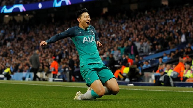 Penyerang Tottenham Hotspur Son Heung-min tidak sadar harus absen pada leg pertama semifinal Liga Champions hingga wawancara usai melawan Manchester City.