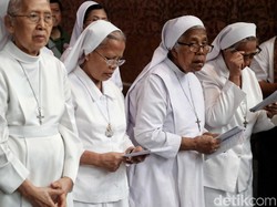 Umat Kristiani di Semarang Ikuti Pekan Suci Paskah Via Online