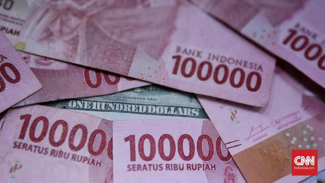Nilai tukar rupiah tipis 0,05 persen ke posisi Rp14.022 per dolar AS pada perdagangan pasar spot Senin (1/2) sore.