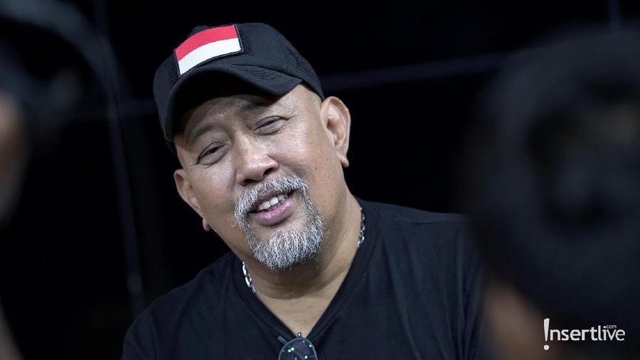 Indro Warkop Geram pada Pihak yang Coba Tunggangi Aksi Mahasiswa Indro menyayangkan karena ada pihak-pihak yang mencoba untuk menunggangi aksi mahasiswa.