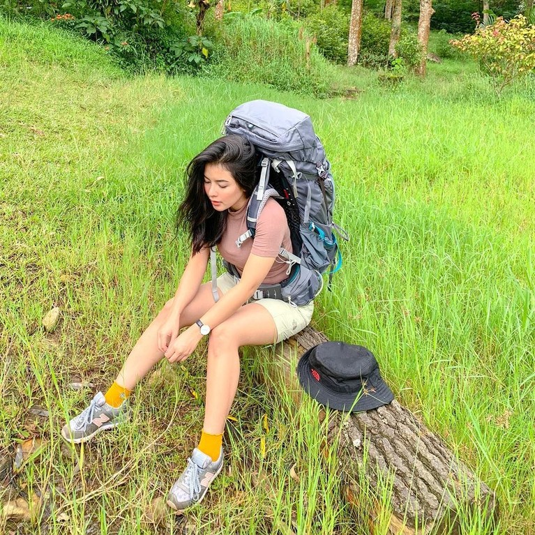 6 Pesona Elvia Carolline, Wanita yang Diduga Pacar Baru Billy Syahputra Billy Syahputra dikabarkan telah memiliki kekasih baru yang disebut-sebut adalah Elvia Carolline. Seperti apa ya Elvia Carolline? Berikut 6 pesonanya.