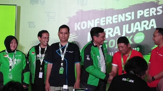Mantan pengendara Gojek Ahmad Fikri memutuskan menjadi pengusaha ayam penyet setelah mempelajari bisnis kuliner restoran yang didatanginya untuk Gofood.