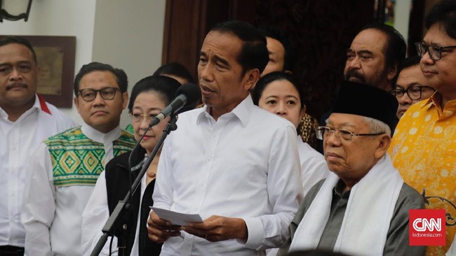 PDIP melawan sikap Menko Marves Luhut Binsar Pandjaitan yang tersirat mendukung wacana penundaan Pemilu 2024. PDIP dianggap untung besar jika kukuh menolak.