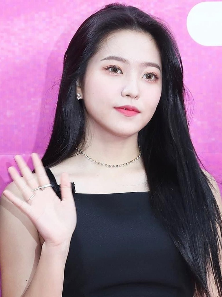 Segera ke Indonesia, Intip Yuk Cantiknya Personel Red Velvet Red Velvet akan tampil di acara Konser Korean Wave 2019 yang diadakan Transmedia pada 27 April mendatang. Berikut potret cantik kelima membernya.
