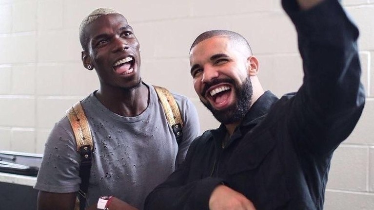 Beberapa waktu terakhir ramai diperbincangkan soal kutukan pemain bola dunia yang kalah bertanding sehabis foto bersama penyanyi Drake. Ini lah deretan fotonya.