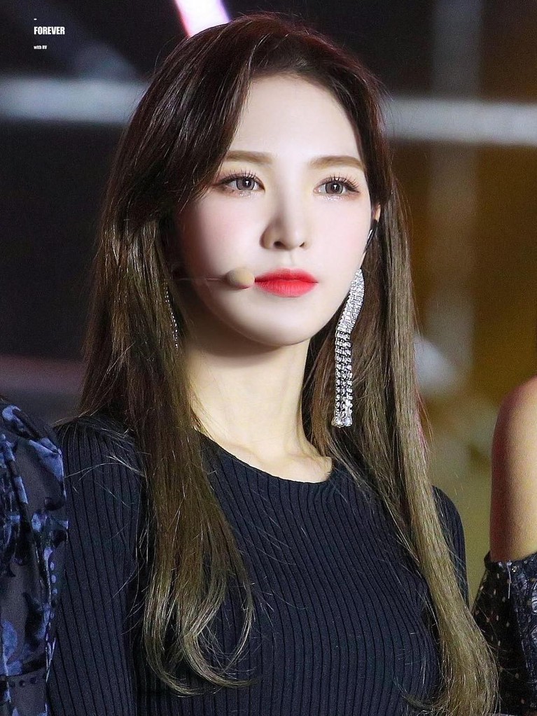 Segera ke Indonesia, Intip Yuk Cantiknya Personel Red Velvet Red Velvet akan tampil di acara Konser Korean Wave 2019 yang diadakan Transmedia pada 27 April mendatang. Berikut potret cantik kelima membernya.