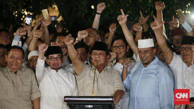 Saat Prabowo Subianto dan petinggi BPN menggelar konferensi pers, Sandiaga Uno tak ikut menemani meski berada di dalam rumah Prabowo di Kertanegara, Jakarta.