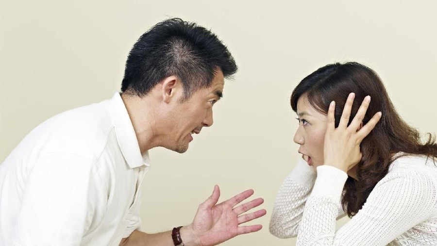 ilustrasi pasangan bertengkar young asian couple having a big argument. click for more: